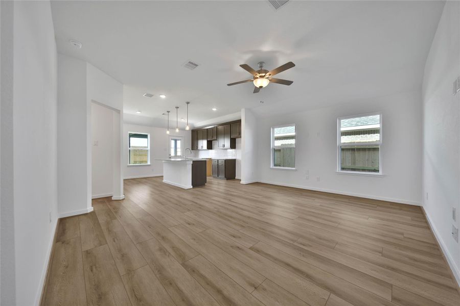 Spacious, unfurnished interior of a new home in , Rosharon (Image 26). Spacious, unfurnished interior of a new home in , Rosharon (Image 26).