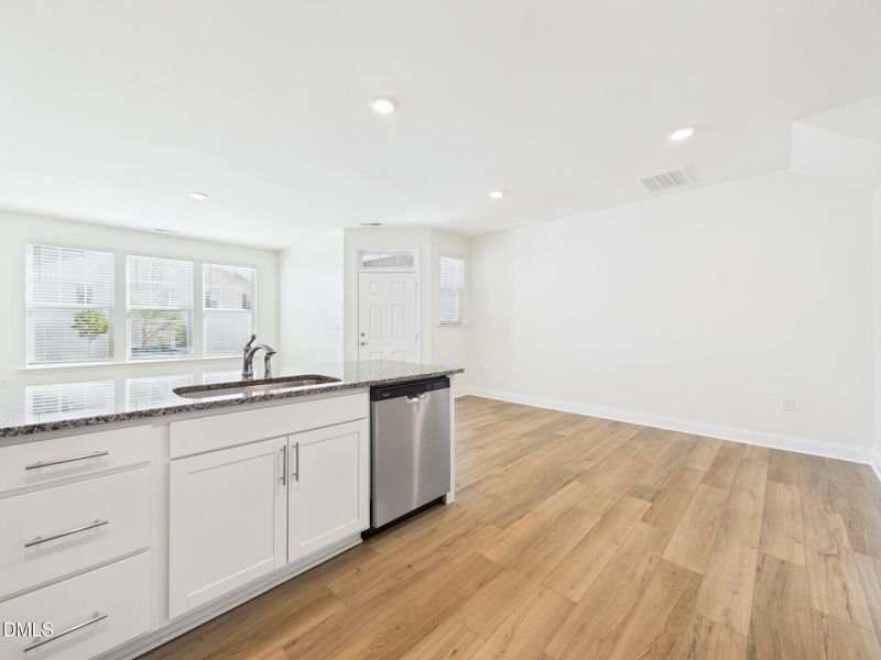 CAM01608G0-PR0114-STILL015