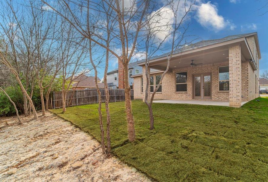Exterior details and patio area of a home in , Dallas (Image 3).