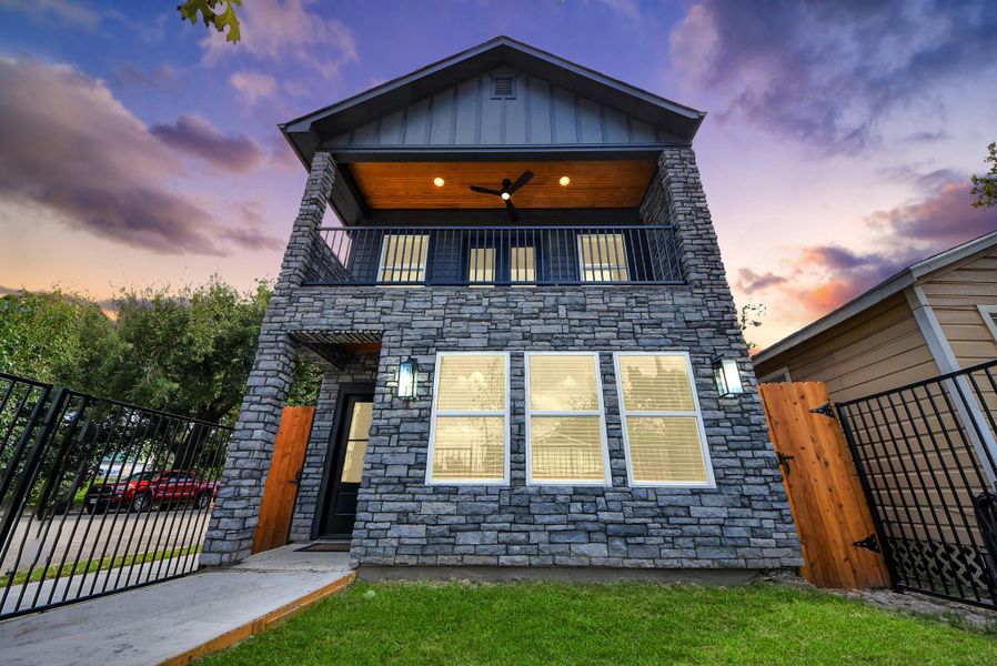 Front exterior of a new home in , Houston, TX, highlighting curb appeal (Image 21).