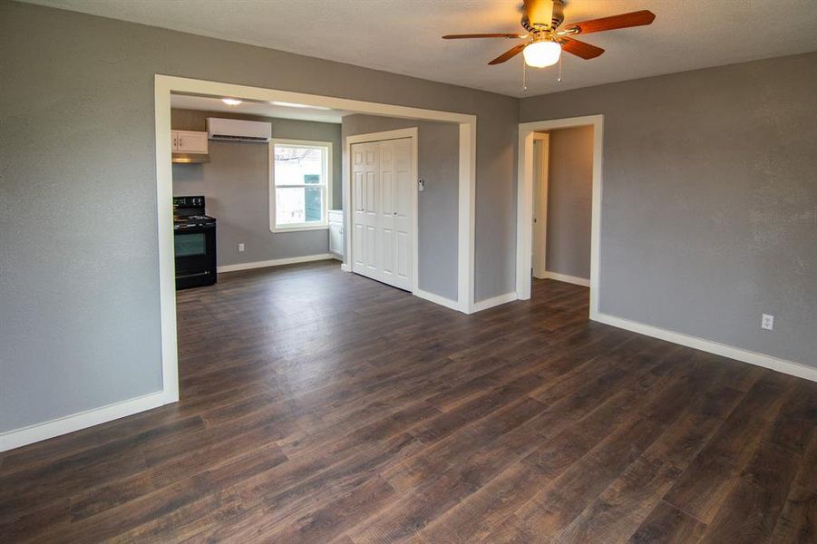 Spacious, unfurnished interior of a new home in , Sweetwater (Image 10).