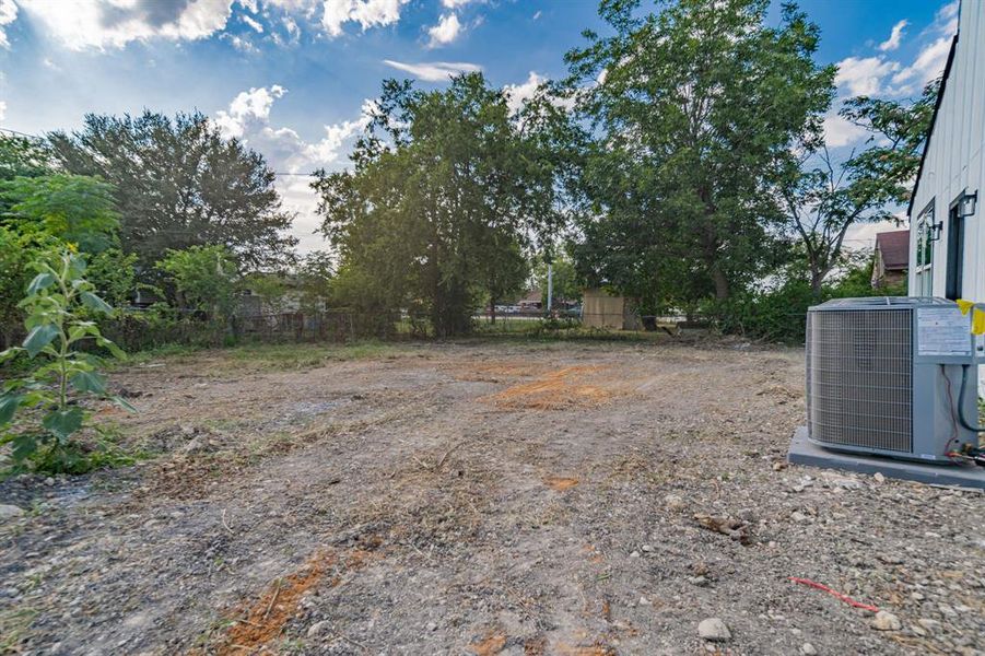 Natural landscape and outdoor views near  in Dallas (Image 37).