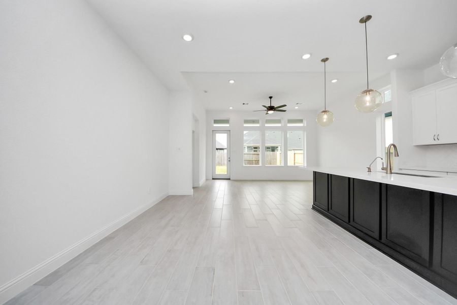 Spacious, unfurnished interior of a new home in , Missouri City (Image 19).