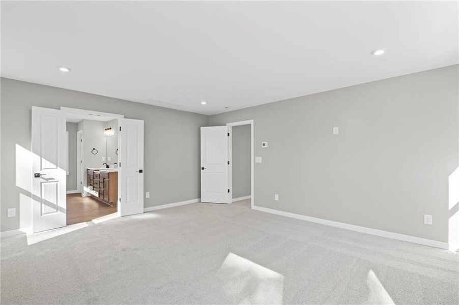 Spacious, unfurnished interior of a new home in Pickens Bluff, Hiram (Image 35).
