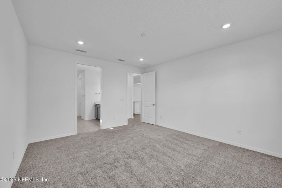 Spacious, unfurnished interior of a new home in Del Webb Nocatee, Ponte Vedra (Image 27).