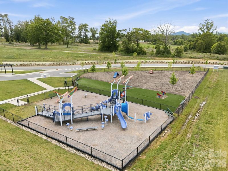 Community amenities in , Fletcher (Image 23).