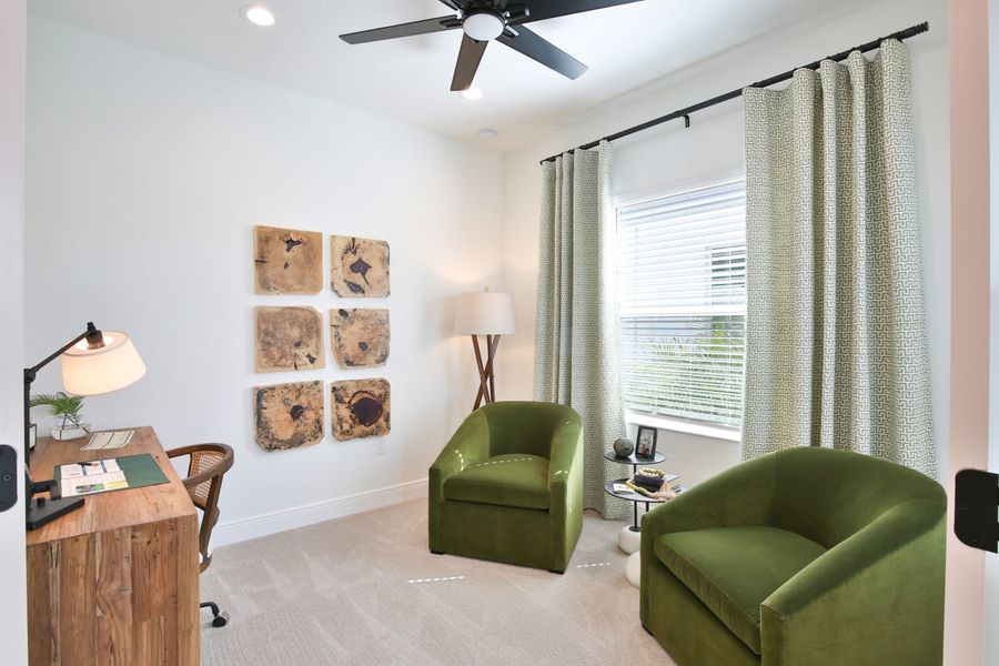 Representative furnished interior of a home built from the Dream 2 by Neal Communities in Boca Royale Golf & Country Club at Wellen Park, Englewood (Image 19).