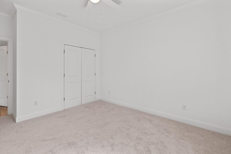 Spacious, unfurnished interior of a new home in , Summerville (Image 35).