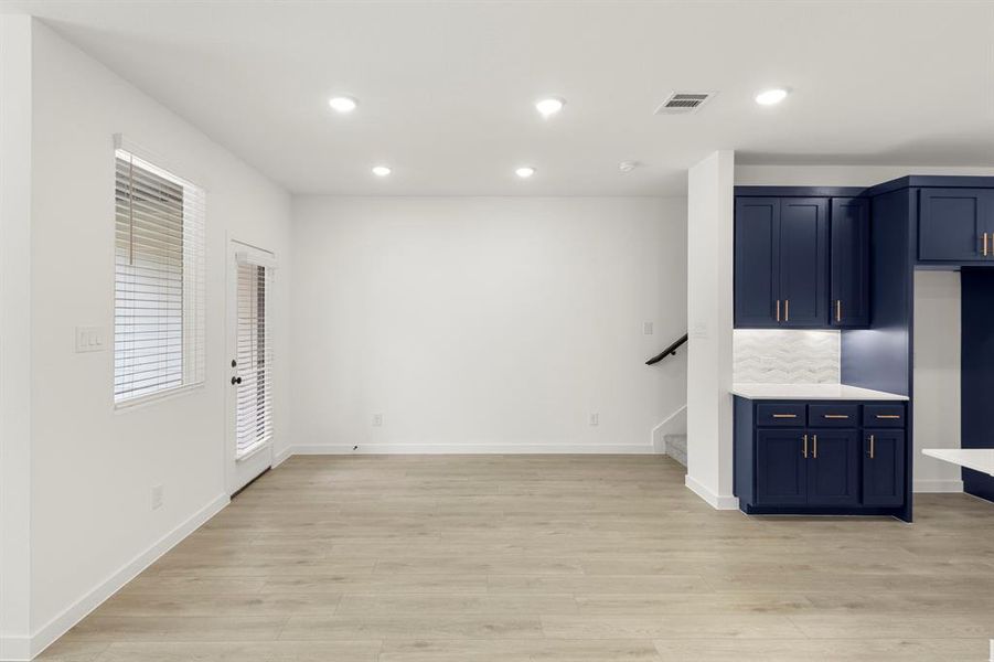 09. 2553 Lost Maples - Dining (2)