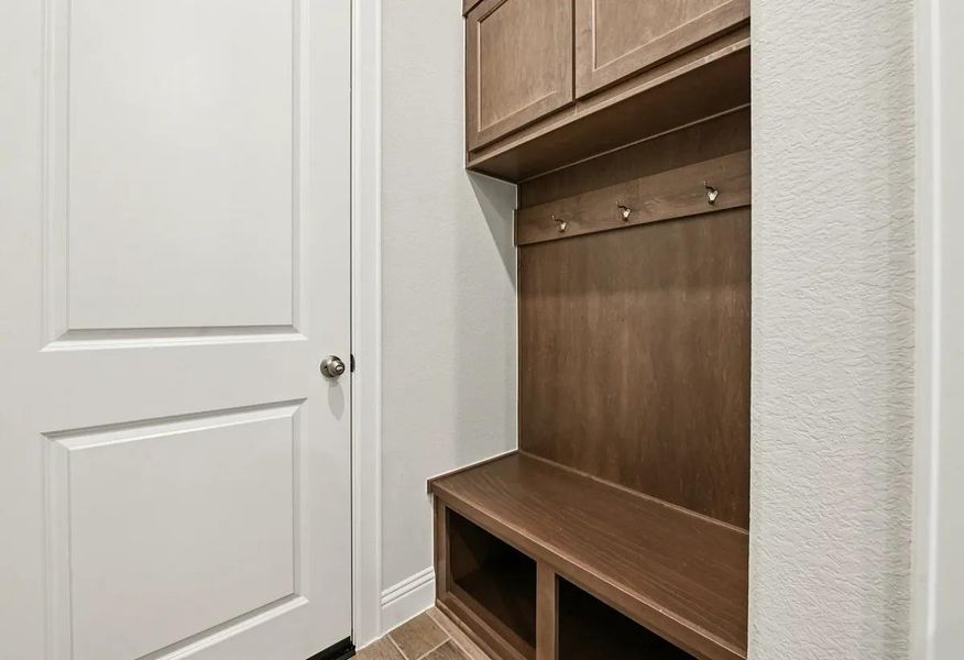 Furnished interior view inside a new home in Evergreen 50', Conroe (Image 6).