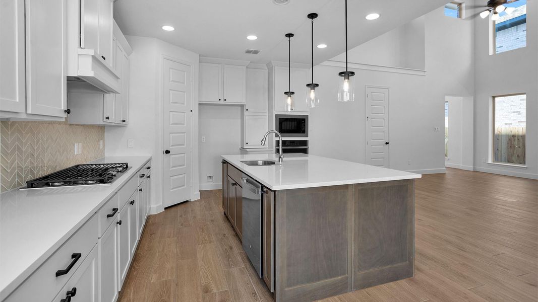 Furnished interior view inside a new home in Valencia, Manvel (Image 8).