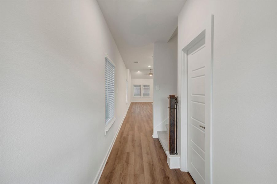 Spacious, unfurnished interior of a new home in Lone Star Landing, Montgomery (Image 30).