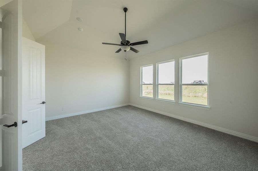 Spacious, unfurnished interior of a new home in Matthews Farms, Venus (Image 35).