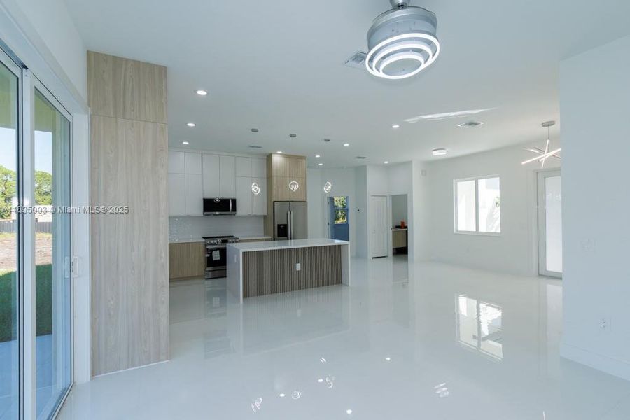 Image 82 of a home in .