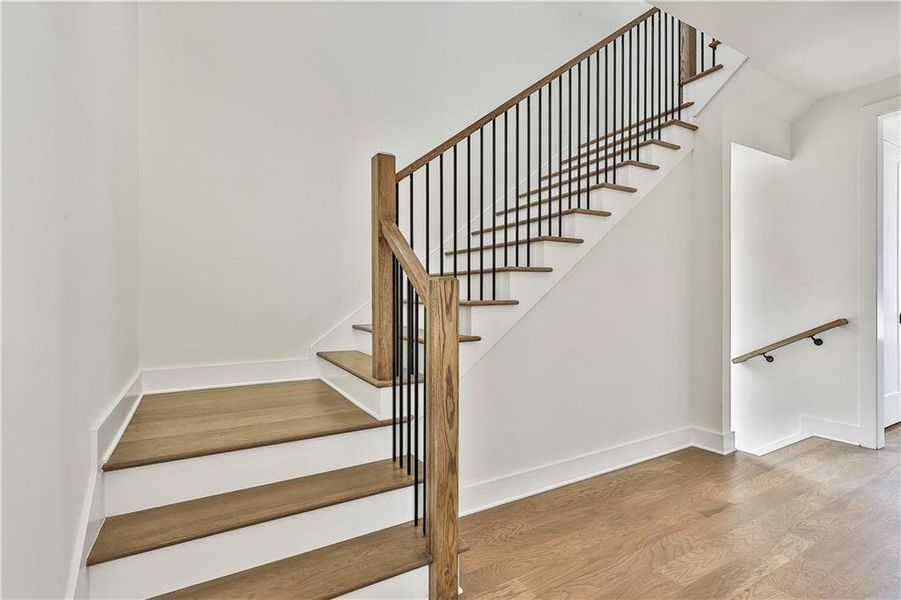 Spacious, unfurnished interior of a new home in Laurel Brooke, Peachtree City (Image 24). Spacious, unfurnished interior of a new home in Laurel Brooke, Peachtree City (Image 24).