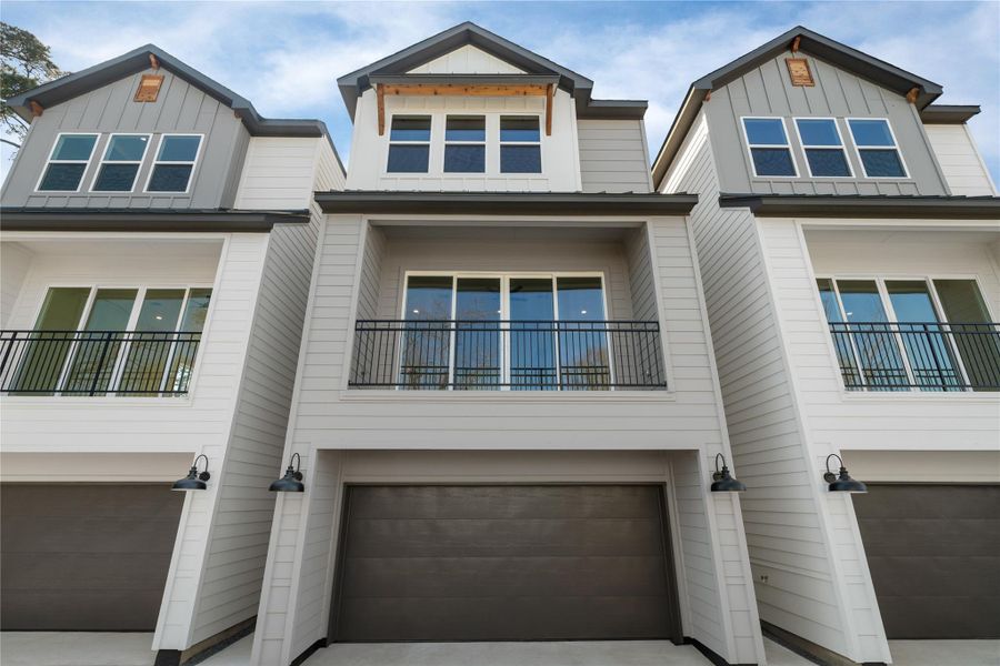 Front exterior of a new home in , Houston, TX, highlighting curb appeal (Image 27).