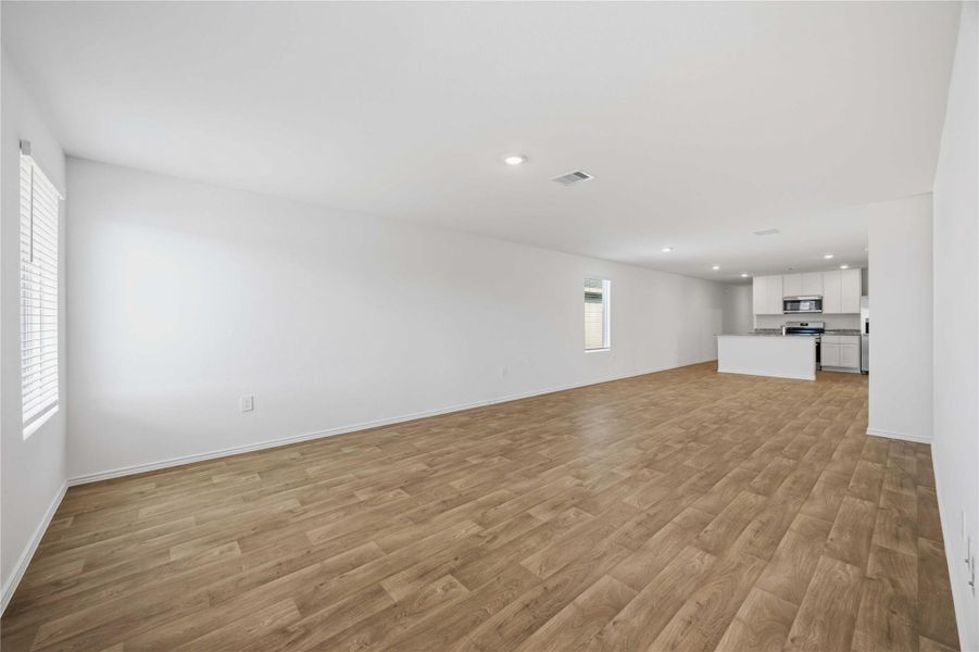 Spacious, unfurnished interior of a new home in Garver Heights, Houston (Image 14). Spacious, unfurnished interior of a new home in Garver Heights, Houston (Image 14).
