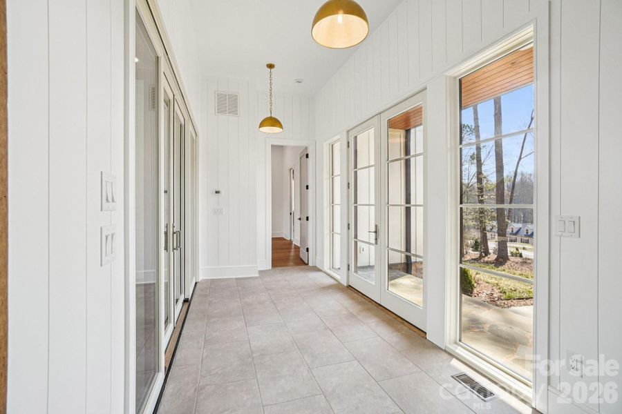 Spacious, unfurnished interior of a new home in , Brevard (Image 20).