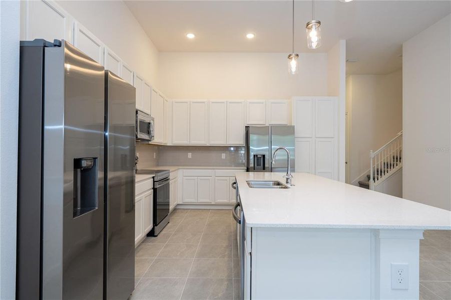 Furnished interior view inside a new home in , Orlando (Image 30).