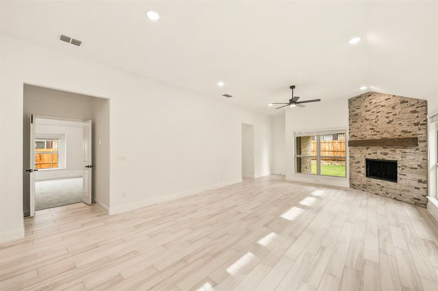 Spacious, unfurnished interior of a new home in West Crossing, Anna (Image 22).