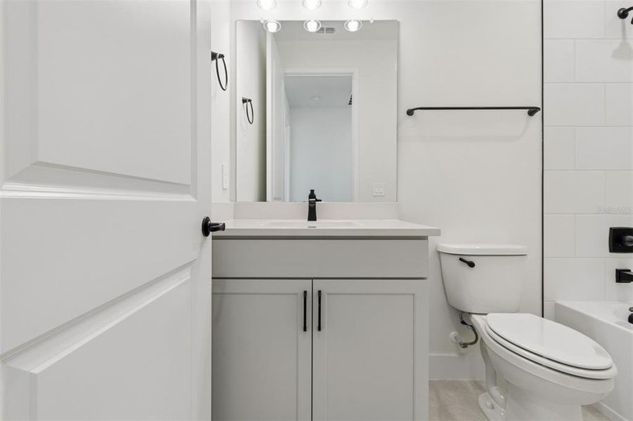 Furnished interior view inside a new home in Gracewater at Sarasota, Sarasota (Image 10).