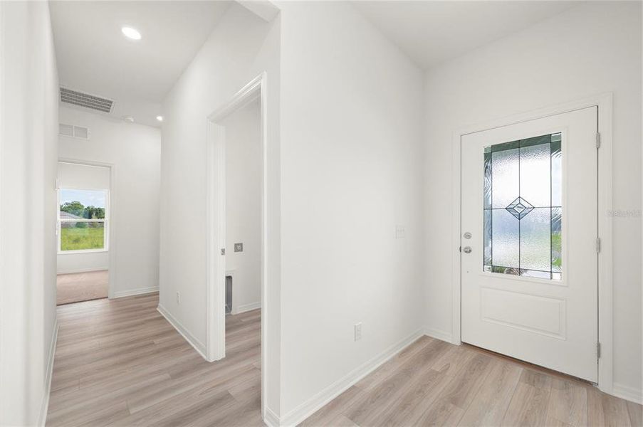 Spacious, unfurnished interior of a new home in Gum Lake Preserve, Lake Alfred (Image 14).