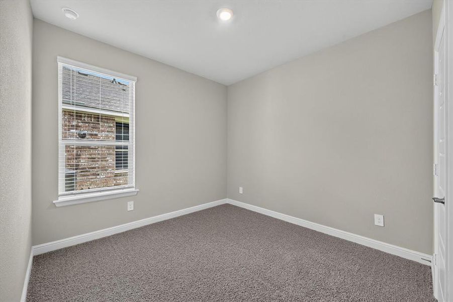 Spacious, unfurnished interior of a new home in , Justin (Image 12).