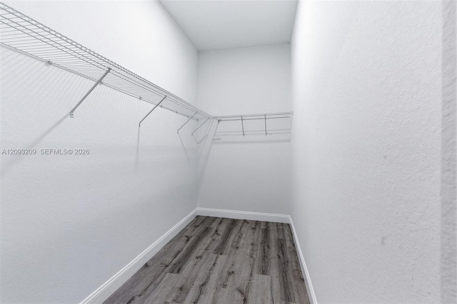 Spacious, unfurnished interior of a new home in , Lehigh Acres (Image 33).