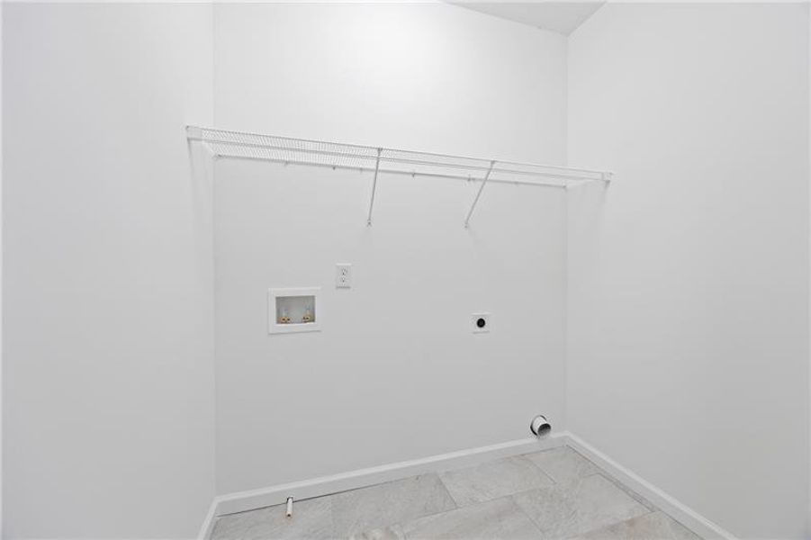 Spacious, unfurnished interior of a new home in , Atlanta (Image 13).