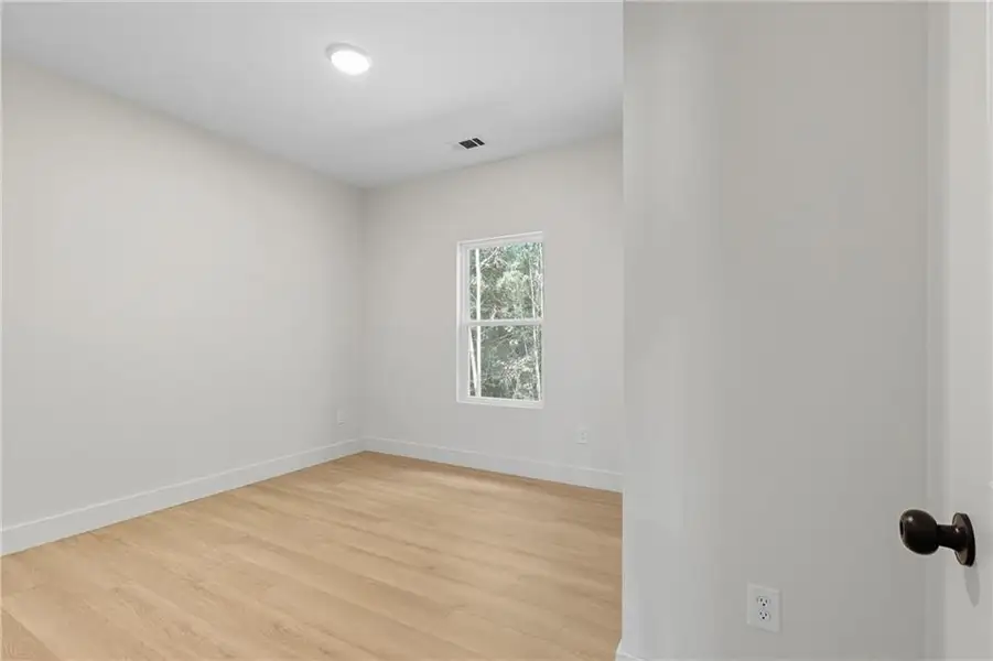 Spacious, unfurnished interior of a new home in , Toccoa (Image 12).