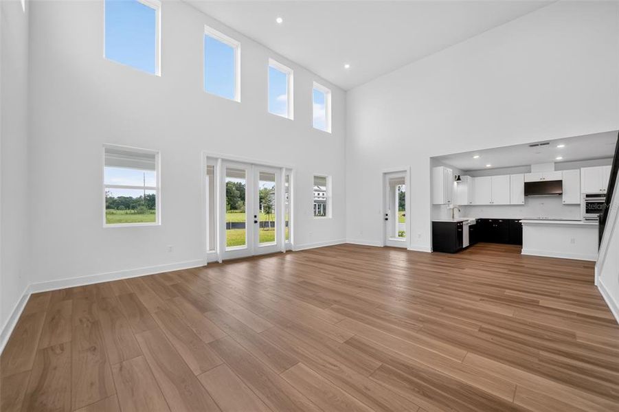 Spacious, unfurnished interior of a new home in Trailside, Mount Dora (Image 14).