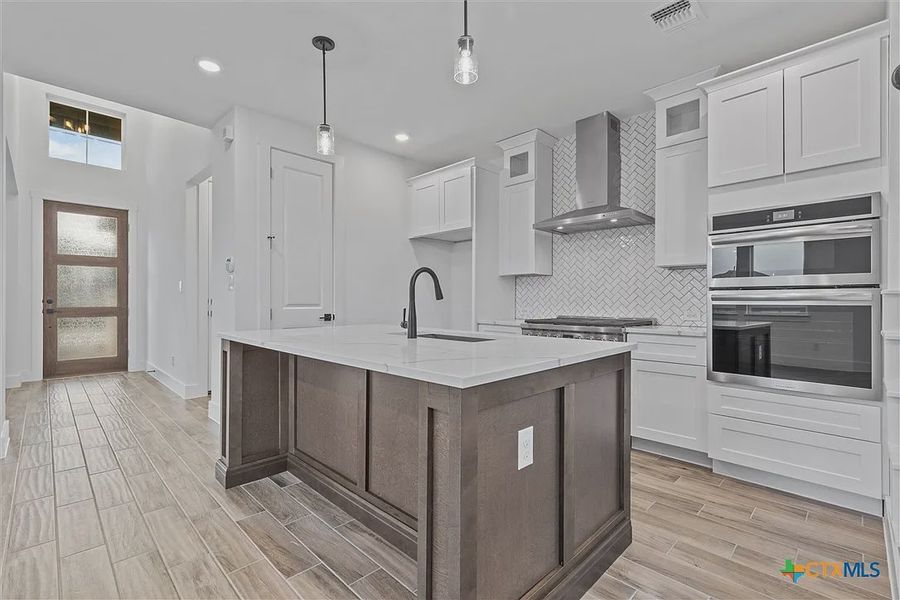 Furnished interior view inside a new home in Levy Crossing, Killeen (Image 10).