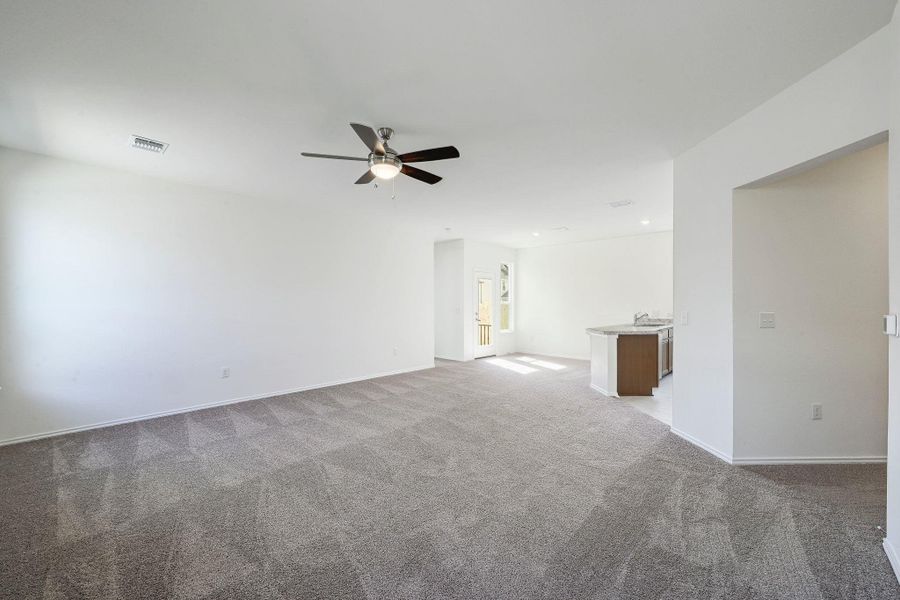 Spacious, unfurnished interior of a new home in Creekside at Estancia, Austin (Image 11).