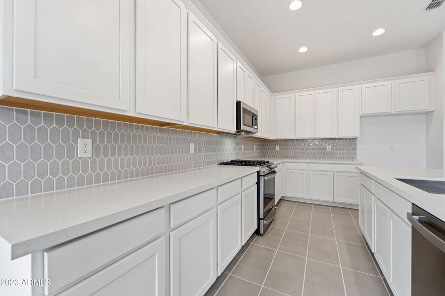 4064 E Desert Lilly Lane ~ Ready Now!