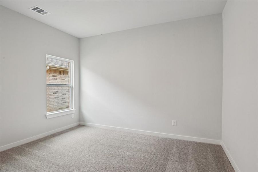 Spacious, unfurnished interior of a new home in Summerwood Estates, Red Oak (Image 29).