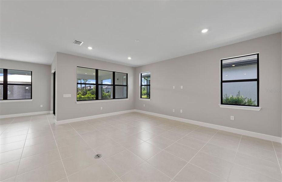 Spacious, unfurnished interior of a new home in , North Port (Image 18).