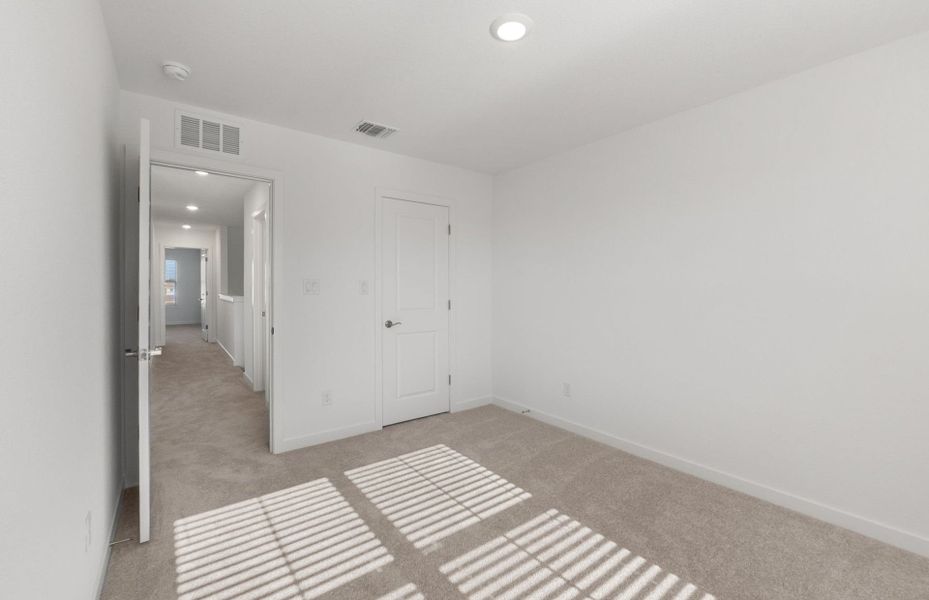 Spacious, unfurnished interior of a new home in Santa Rita Ranch, Liberty Hill (Image 16).