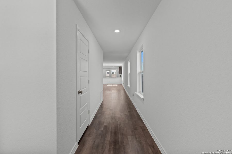 Spacious, unfurnished interior of a new home in The Overlook at Creekside, New Braunfels (Image 26).