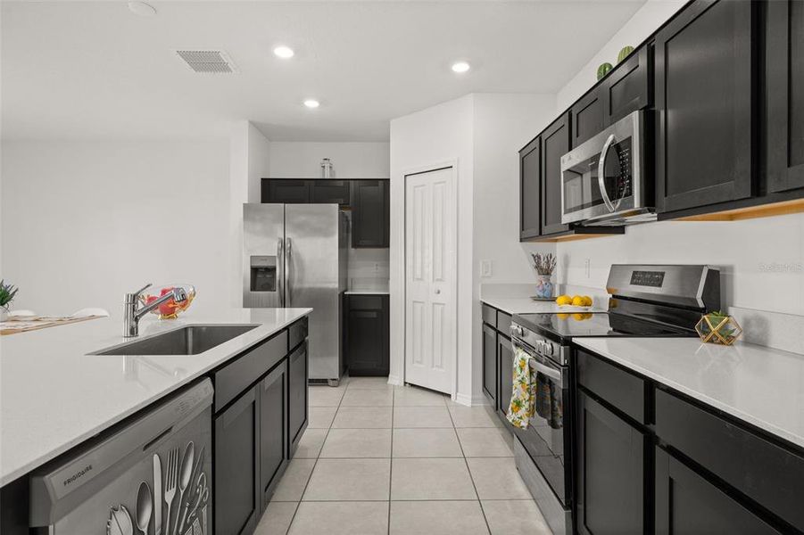 Furnished interior view inside a new home in Peace Creek Reserve, Winter Haven (Image 16).