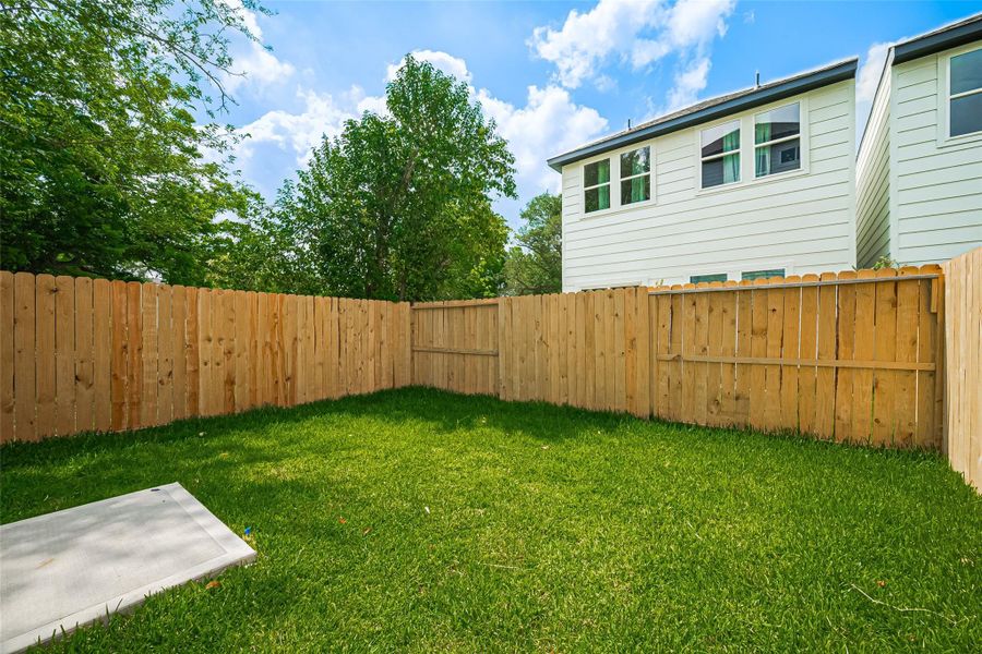 Exterior details and patio area of a home in , Houston (Image 27).