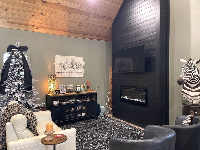 Furnished interior view inside a new home in , Groesbeck (Image 11).