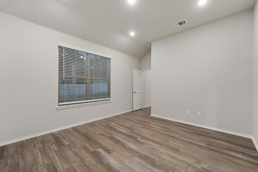 Spacious, unfurnished interior of a new home in , Lufkin (Image 25). Spacious, unfurnished interior of a new home in , Lufkin (Image 25).