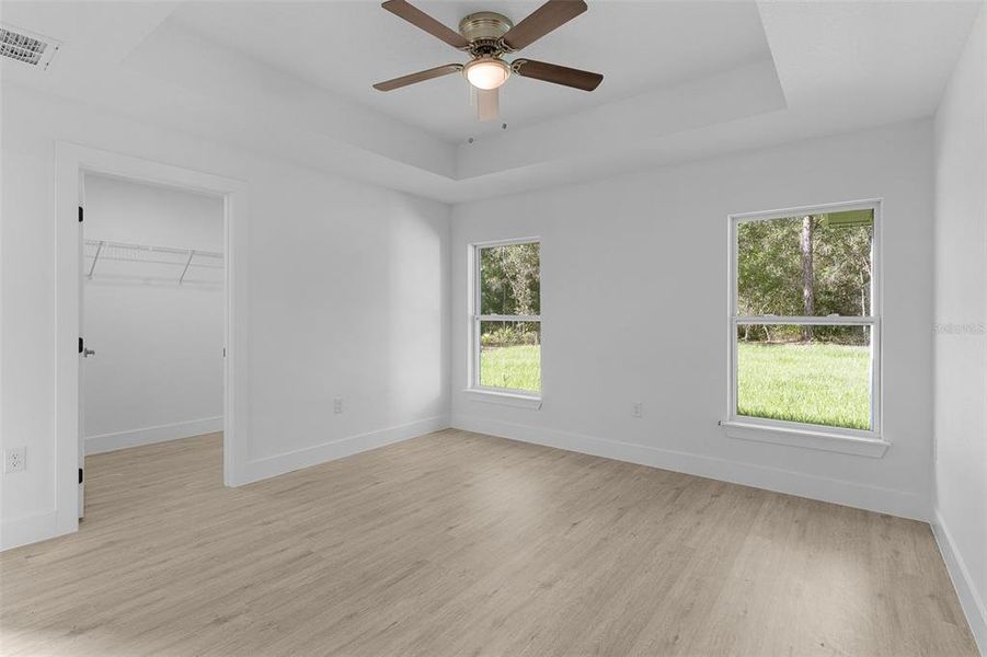 Spacious, unfurnished interior of a new home in , Citrus Springs (Image 33).