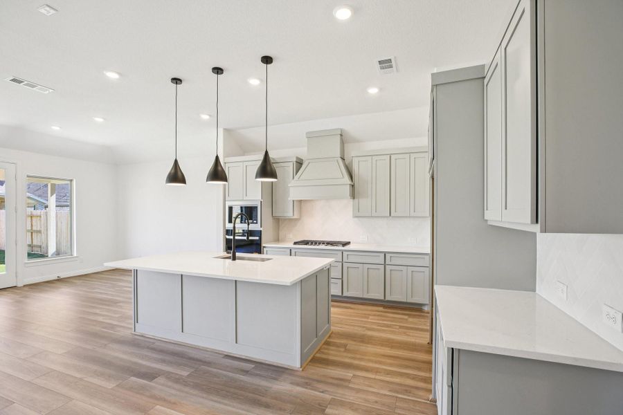 Furnished interior view inside a new home in Evergreen 50', Conroe (Image 9).