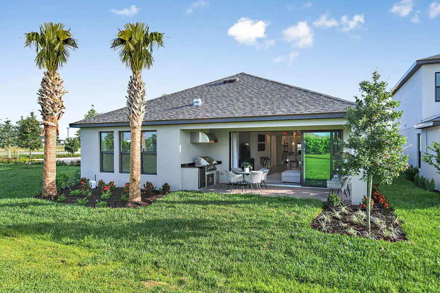 Exterior details and patio area of a home in Central Park, Port St. Lucie (Image 3).