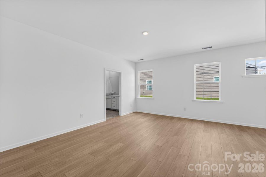 Spacious, unfurnished interior of a new home in Roselyn, Lancaster (Image 28). Spacious, unfurnished interior of a new home in Roselyn, Lancaster (Image 28).