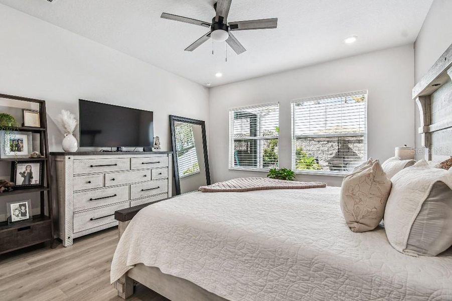 Furnished interior view inside a new home in , Tarpon Springs (Image 29).