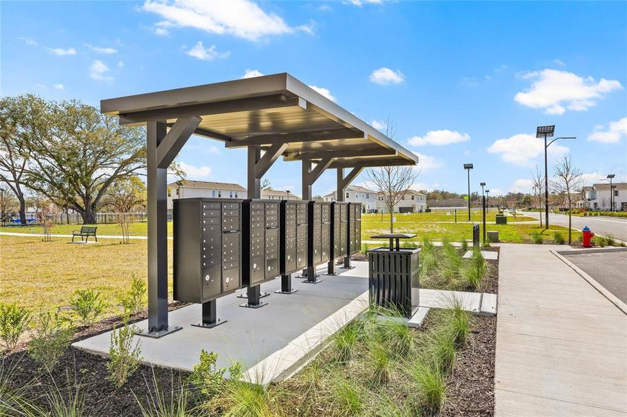 Community amenities in Vivir, Valrico (Image 12).