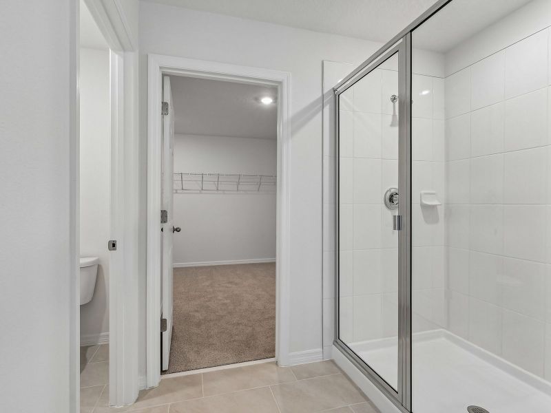 Spacious, unfurnished interior of a new home in Crosswinds - Signature Series, Haines City (Image 12).