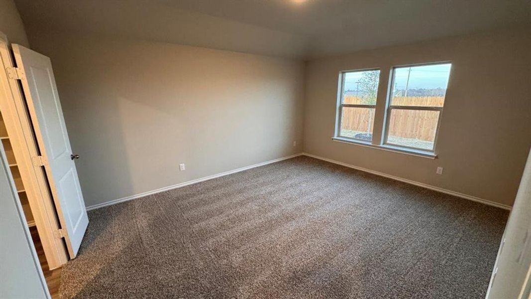 Spacious, unfurnished interior of a new home in Meadowbrook Estates, Cleburne (Image 14).
